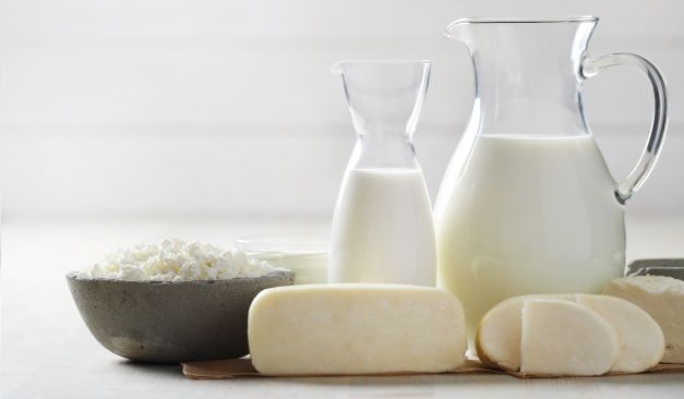 milk-products-on-wooden-table